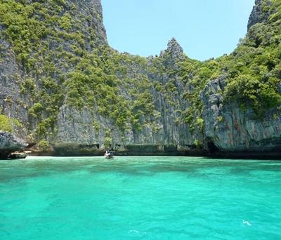 Tauchplatz mit kristallklarem Wasser thailand-naturschutz-tauchen