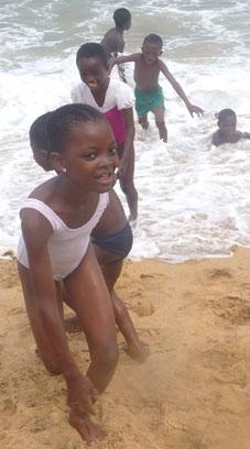 Ausflug zum Strand Togo Sozialarbeit Strand