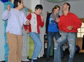 Improvisation in einer Tanztherapie – Stunde rumaenien-tanz-therapie