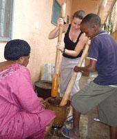 Die Zubereitung von Fufu togo-medizin-gastfamilie