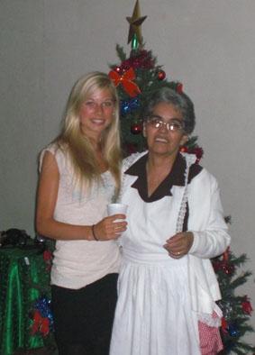 Mit meiner Gastmutter beim Glühwein trinken costa-rica-unterrichten-weihnachten