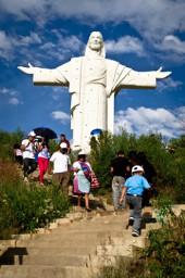 Die berühmte Statue Cristo de la Concordia bolivien-sozialarbeit-stadt