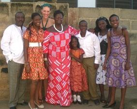 Mit meiner Gastfamilie Ghana-Sozialarbeit-Gastfamilie