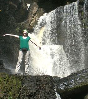Ausflug zu einem Wasserfall Ghana-Sozialarbeit-Wasserfall