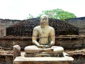 Eine alte Tempelanlage in Polnnaruwa sri-lanka-sozialarbeit-alte-tempelanlage-polonnaruwa
