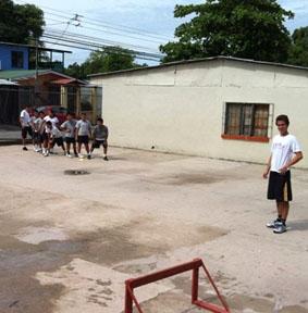 Bei der Arbeit in meiner Schule costa-rica-sport-schule