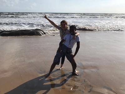 Volunteers on a beach in Sri Lanka Volunteers on a beach in Sri Lanka