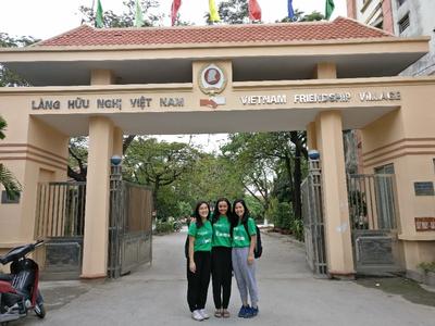 Occupational Therapy and Physiotherpy volunteers in Vietnam Occupational Therapy and Physiotherpy volunteers in Vietnam