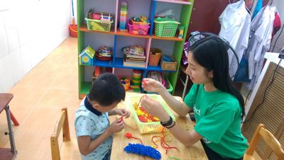 Rowena working with a patient at her Speech Therapy placement Rowena working with a patient at her Speech Therapy placement