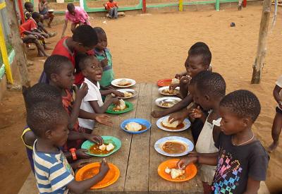 Children eating food Children eating food