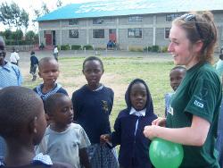 Volunteering with children in Kenya Volunteering with children in Kenya