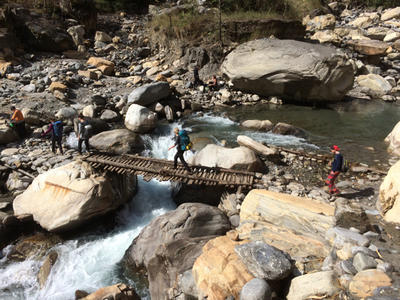 Volunteer hiking in Nepal Volunteer hiking in Nepal