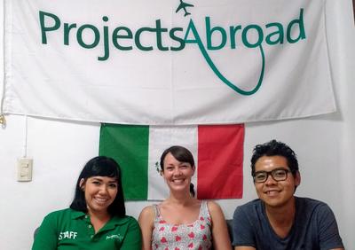 Kate spending time with Projects Abroad staff Kate spending time with Projects Abroad staff