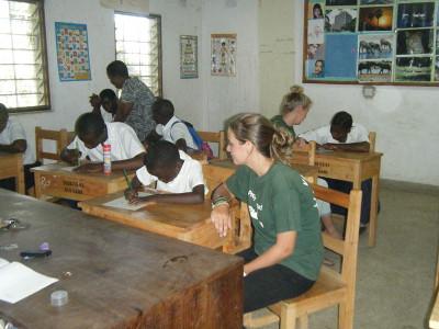 Volunteer teaching Volunteer teaching