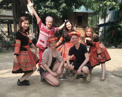 Wearing traditional Vietnamese outfits VWearing traditional Vietnamese outfits