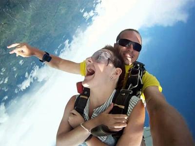 Volunteer skydiving in Fiji Volunteer skydiving in Fiji