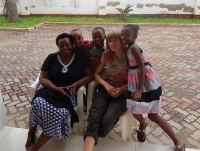 Natascha and her Tanzanian host family Natascha A.