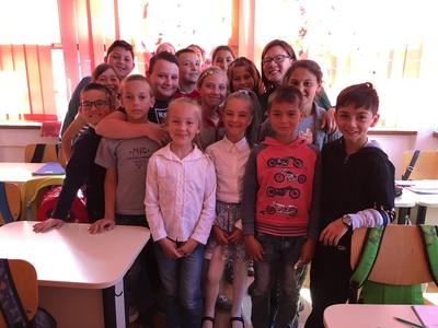 A Teaching volunteer with her class of students in Romania A Teaching volunteer with her class of students in Romania