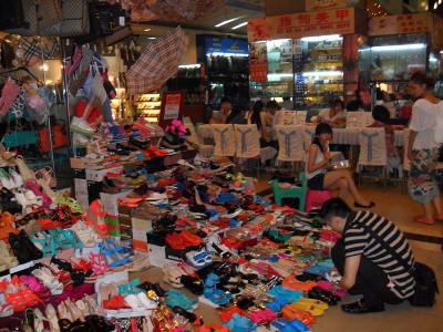 Market in Chengdu Market in Chengdu