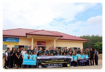 Care & Conservation volunteers outside a school in Thailand Care & Conservation volunteers outside a school in Thailand