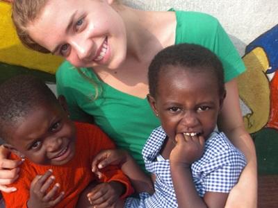 Adèle et deux enfants