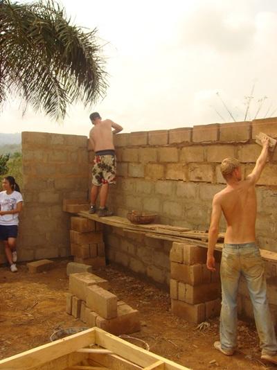 Culture & Communauté (construction), Ghana par Clémence Gelée