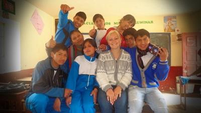 Ingrid en mission en école à Pisac, Pérou Ingrid en mission en école à Pisac, Pérou