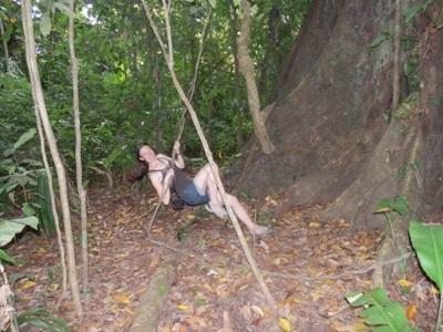 Isia dans la forêt amazonienne Isia dans la forêt amazonienne