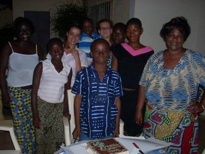 La volontaire dans sa famille d'accueil La volontaire dans sa famille d'accueil