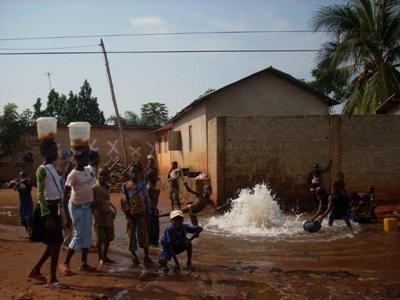 Scènes de rue au Togo Scènes de rue au Togo