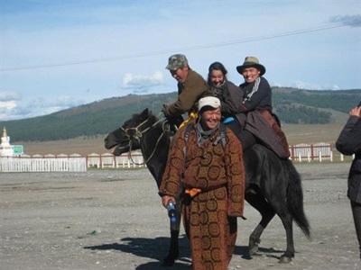 Droit, Mongolie par Naomi Marienneau