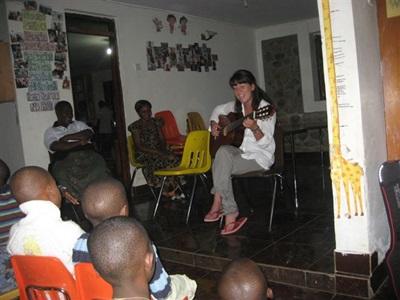 Shireen em mission humanitaire en Tanzanie Shireen em mission humanitaire en Tanzanie