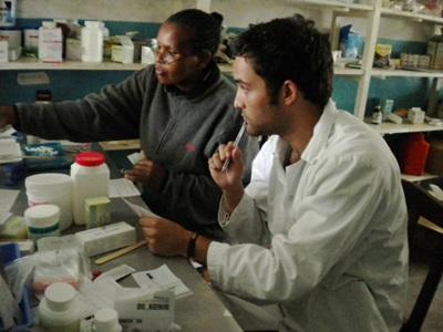 Médecine, Tanzanie par Virginie Deseck